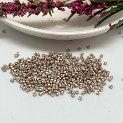 IN55 Miyuki Delica 11.0 Metalizada Accesorios Varios hecho de Vidrio Japones Color Champagne