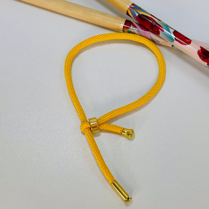 PO006 Pulsera Hilo Espesor 3 mm largo 15-18 cm Diámetro ajustable Pulsera Baño Oro Pulsera hecho de Hilo y Bronce Bañado en Oro Pulsera Baño Oro Amarillo