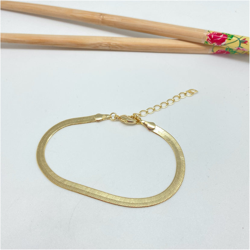 PO07 Pulsera Cinta ancho 4 mm Largo 17.5 cm más extensor de 5 cm Pulsera Baño Oro Accesorios Varios hecho de Bronce Bañado en Oro 18K Joyas Bañadas en Oro