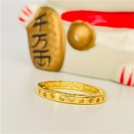 WO29 Anillo con Mini Corazones calados y Love lateral Ancho 2 mm Espesor 3 mm Anillo Baño Oro Anillos Bañados en Oro y Plata hecho de Bronce Bañado en Oro 18K Joyas Bañadas en Oro
