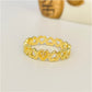WO36 Anillo Corazones Calados Borde liso y borde reticulado y circones Ancho 5 mm Anillo Baño Oro Anillos Bañados en Oro y Plata hecho de Bronce Bañado en Oro 18K Joyas Bañadas en Oro