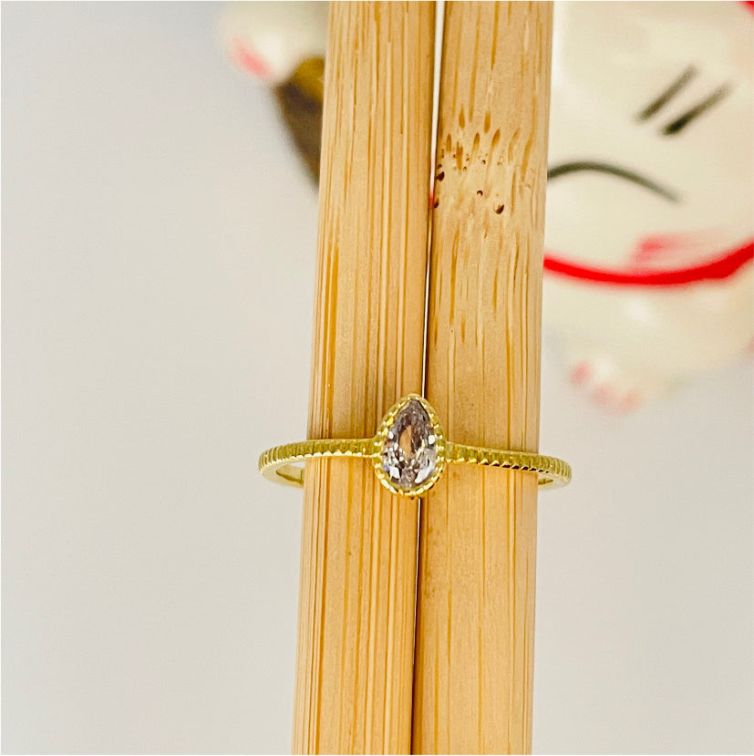 WO37 Anillo Solitario con Circón Gota de 6x5 mm Argolla acanalada de 1.5 mm Anillo Baño Oro Anillos Bañados en Oro y Plata hecho de Bronce Bañado en Oro 18K Joyas Bañadas en Oro