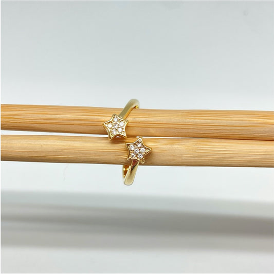 WO46 Anillo con dos estrellas de 6 mm con circones en las puntas Ancho Argolla 3 mm Anillo Baño Oro Anillos Bañados hecho de Bronce Bañado en Oro 18K Joyas Bañadas en Oro