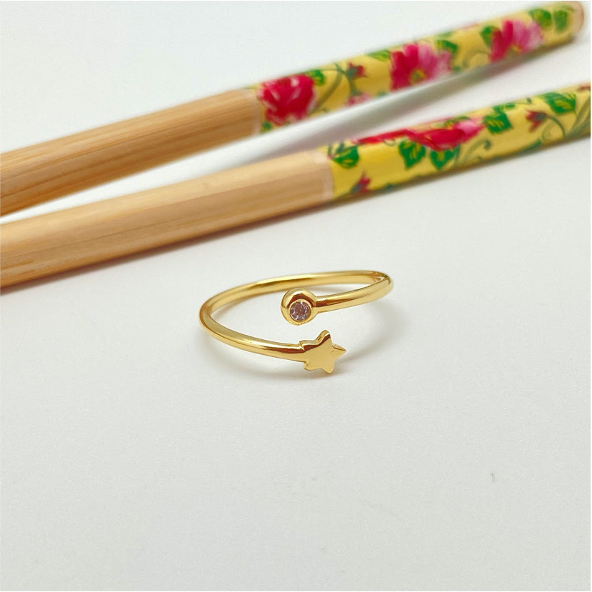 WO49 Anillo Ajustable Estrella 5 mm y Punto de Luz 3.5 mm en puntas Ancho Argolla 1.5 mm Anillo Baño Oro Anillos Bañados hecho de Bronce Bañado en Oro 18K Joyas Bañadas en Oro