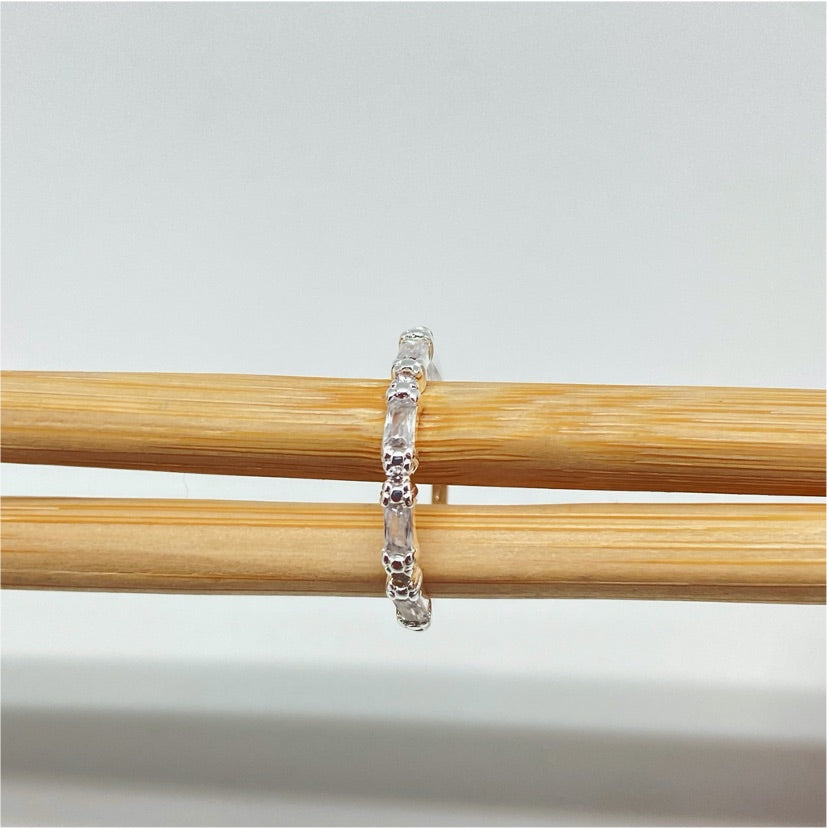 WP44 Anillo Circones Baguette y circones redondo alternados Ancho Argolla 2 mm Anillo Baño Plata Anillos Bañados hecho de Bronce Bañado en Plata 50 ml Joyas Bañadas en Plata