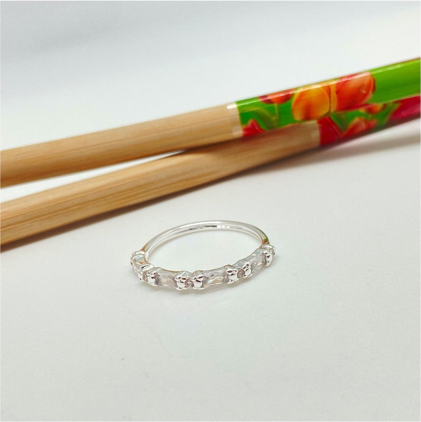 WP44 Anillo Circones Baguette y circones redondo alternados Ancho Argolla 2 mm Anillo Baño Plata Anillos Bañados hecho de Bronce Bañado en Plata 50 ml Joyas Bañadas en Plata