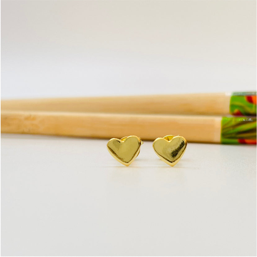 XO101 Aro Corazón Mediano 7 mm Aro Baño Oro Aros Bañados en Oro y Plata hecho de Bronce Bañado en Oro 18K Joyas Bañadas en Oro