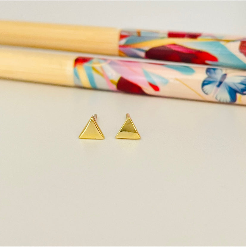 XO137 Aro Mini Triangulo 4 mm Aro Baño Oro Aros Bañados en Oro y Plata hecho de Bronce Bañado en Oro 18K Joyas Bañadas en Oro