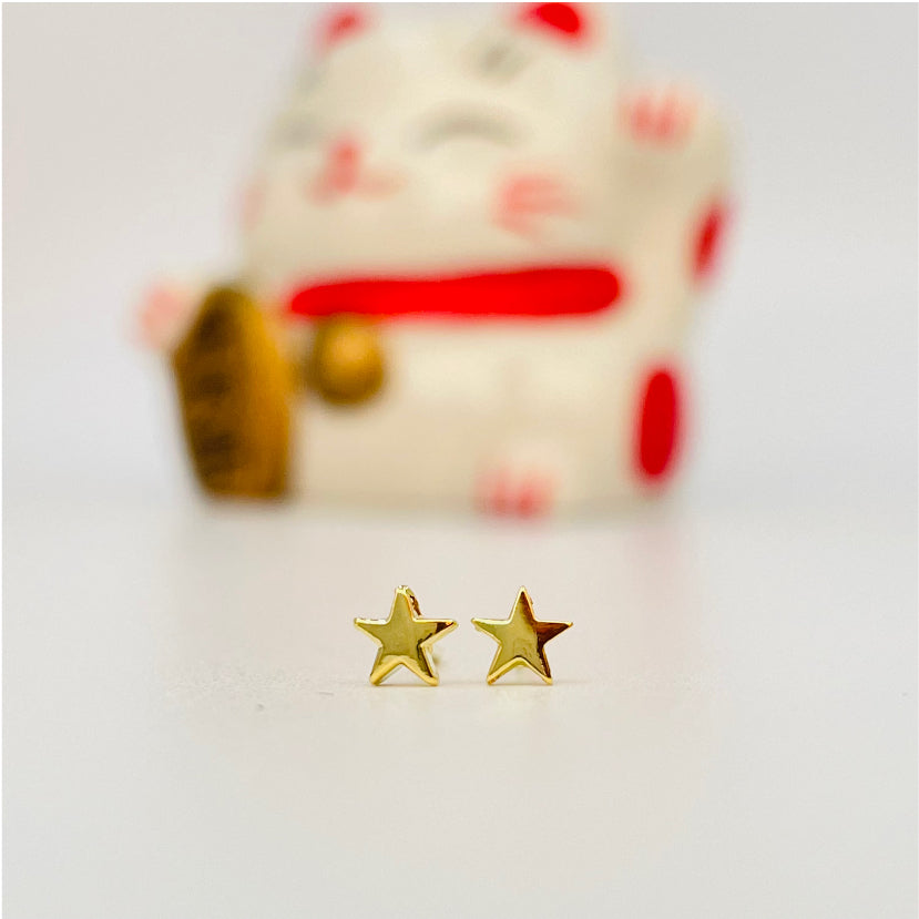 XO143 Aro Mini Estrella Lisa 4.5 mm Aro Baño Oro Aros Bañados en Oro y Plata hecho de Bronce Bañado en Oro 18K