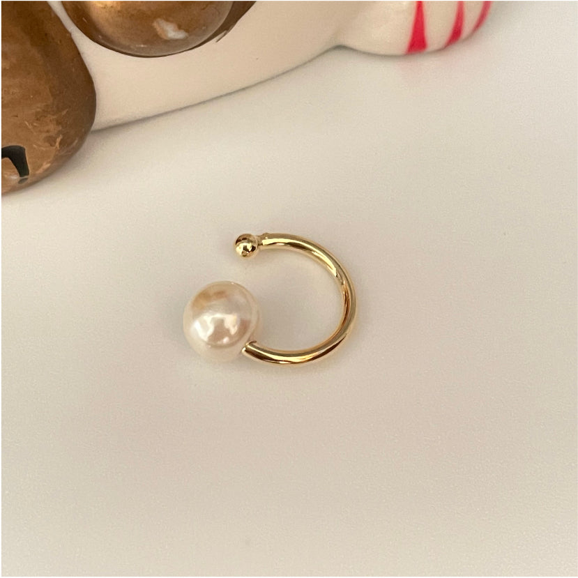 XO160 Cuff Perla 6 mm y bolita 2 mm Aro Baño Oro Aros Bañados en Oro y Plata hecho de Bronce Bañado en Oro 18K