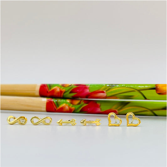 XO186 Aro Trio de pares Corazón Infinito y Flecha mini Aro Baño Oro Aros Bañados en Oro y Plata hecho de Bronce Bañado en Oro 18K Joyas Bañadas en Oro