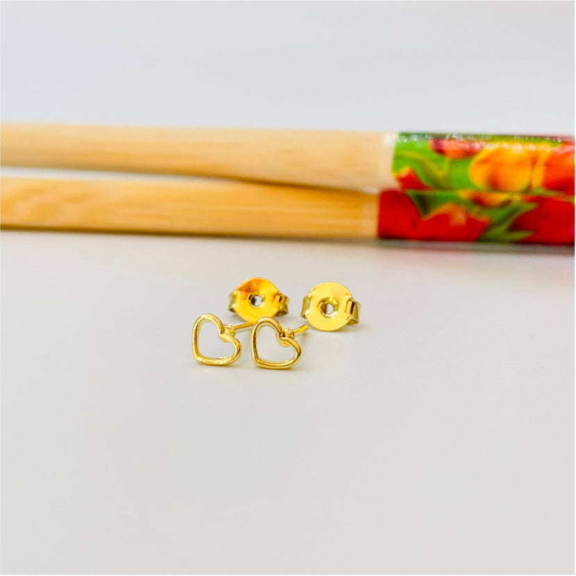XO197 Aro Mini Corazón Calado borde abombado 5 mm Aro Baño Oro Aros Bañados en Oro y Plata hecho de Bronce Bañado en Oro 18K Joyas Bañadas en Oro