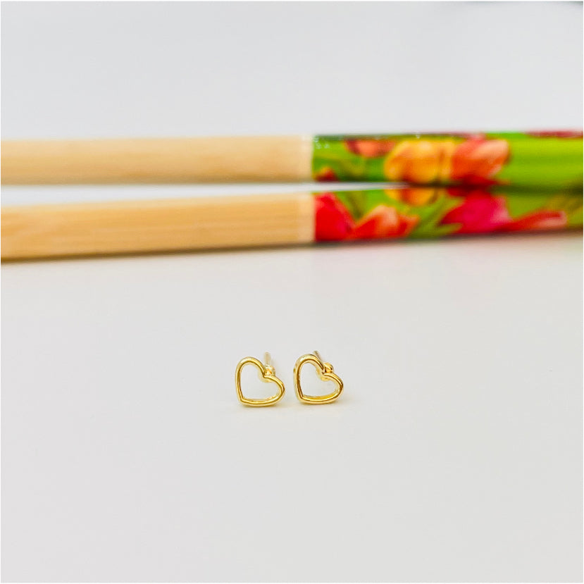 XO197 Aro Mini Corazón Calado borde abombado 5 mm Aro Baño Oro Aros Bañados en Oro y Plata hecho de Bronce Bañado en Oro 18K Joyas Bañadas en Oro