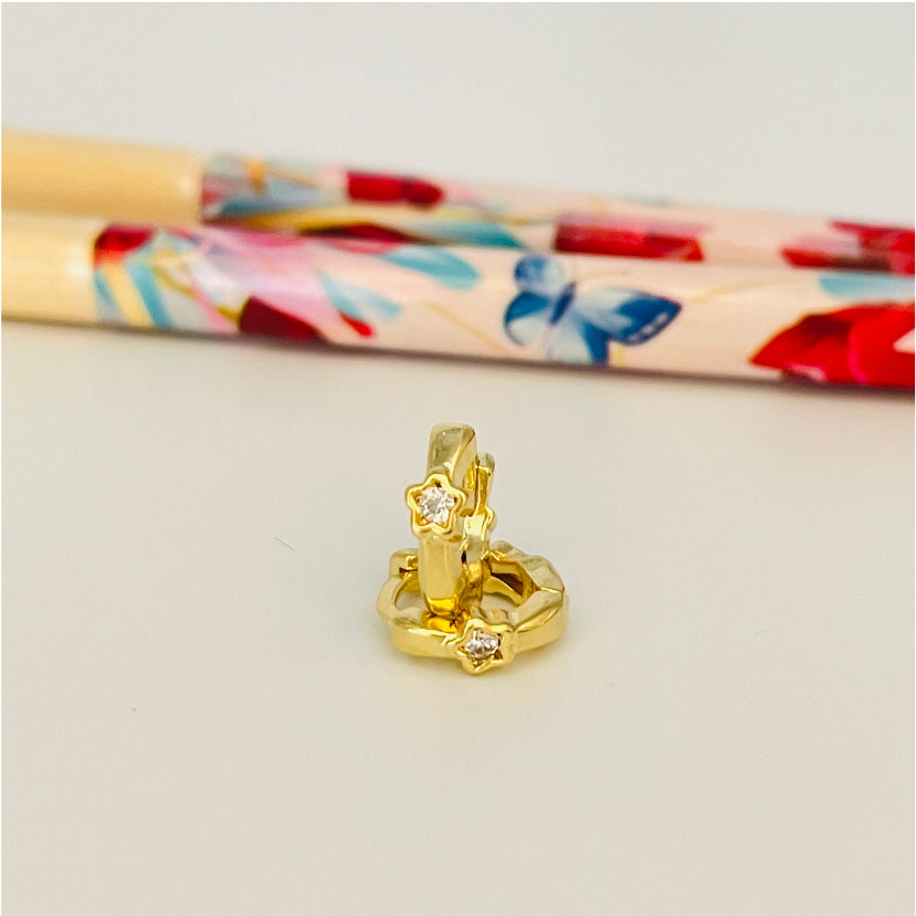 XO209 Aro Argolla Presión con 1 Estrella con Circón 11 mm y 2 mm ancho Aro Baño Oro Aros Bañados en Oro y Plata hecho de Bronce Bañado en Oro 18K Joyas Bañadas en Oro