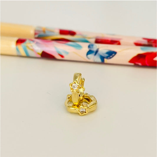 XO209 Aro Argolla Presión con 1 Estrella con Circón 11 mm y 2 mm ancho Aro Baño Oro Aros Bañados en Oro y Plata hecho de Bronce Bañado en Oro 18K Joyas Bañadas en Oro
