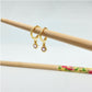 XO238 Aro Argollita con Punto de Luz Color Cuarzo Rosa Argolla 12 mm Colgante 4 mm Aro Baño Oro Aros Bañados hecho de Bronce Bañado en Oro 18K Joyas Bañadas en Oro