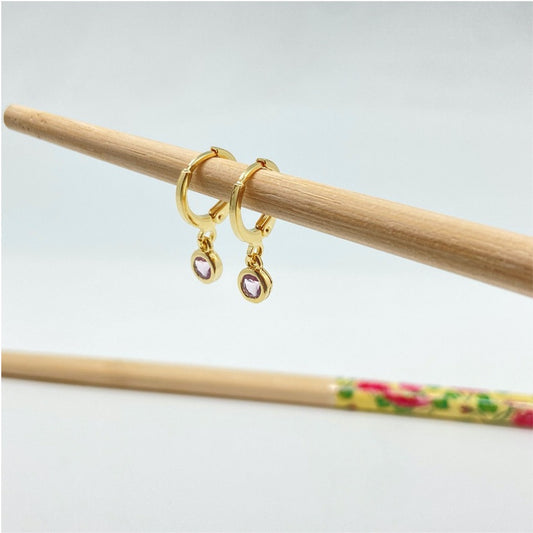 XO238 Aro Argollita con Punto de Luz Color Cuarzo Rosa Argolla 12 mm Colgante 4 mm Aro Baño Oro Aros Bañados hecho de Bronce Bañado en Oro 18K Joyas Bañadas en Oro