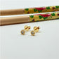 XO258 Aro Punto de Luz Mini Flor Circón Aguamarina Diá. 4 mm Espesor 2 mm Aro Baño Oro Aros Bañados hecho de Bronce Bañado en Oro 18K Joyas Bañadas en Oro
