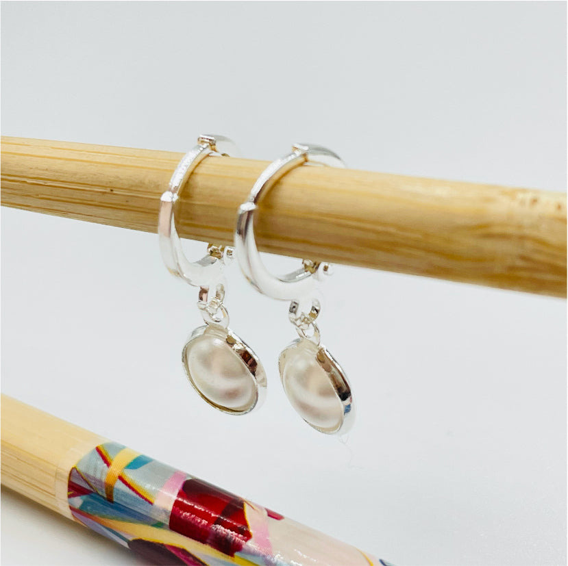 XP104 Argolla c Perla Redonda Aro Baño Plata Aros Bañados hecho de Bronce Bañado en Plata 50 ml Joyas Bañadas en Plata