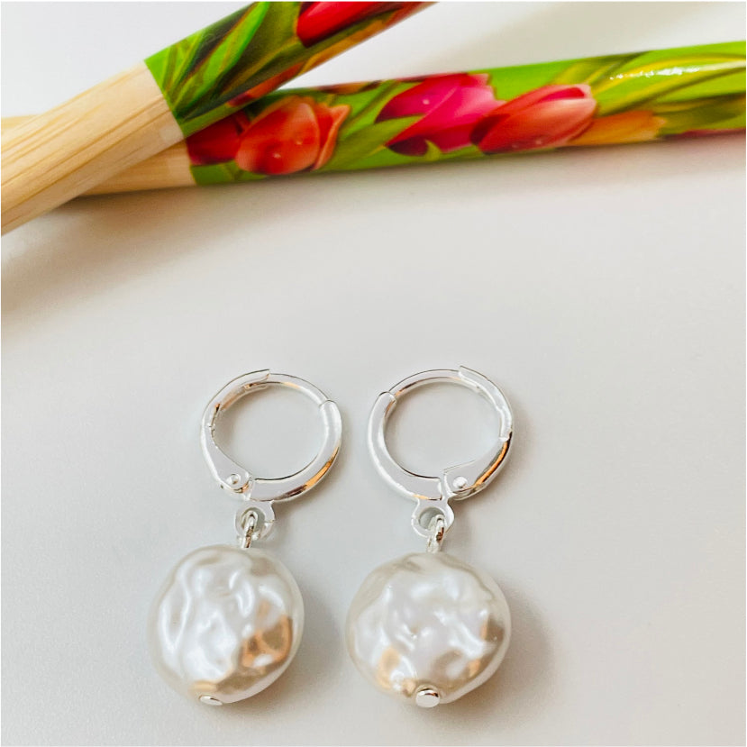 XP195 Aro argollita con colgante tipo nacar largo total 27 mm diá. Perla 12 mm Aro Baño Plata Aros Bañados en Oro y Plata hecho de Bronce Bañado en Plata 50 ml Joyas Bañadas en Plata