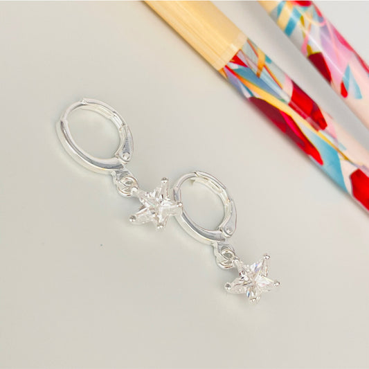 XP207 Aro Argolla con Estrella de Cristal Largo Total 22 mm Estrella 8 mm Aro Baño Plata Aros Bañados en Oro y Plata hecho de Bronce Bañado en Plata 50 ml Joyas Bañadas en Plata