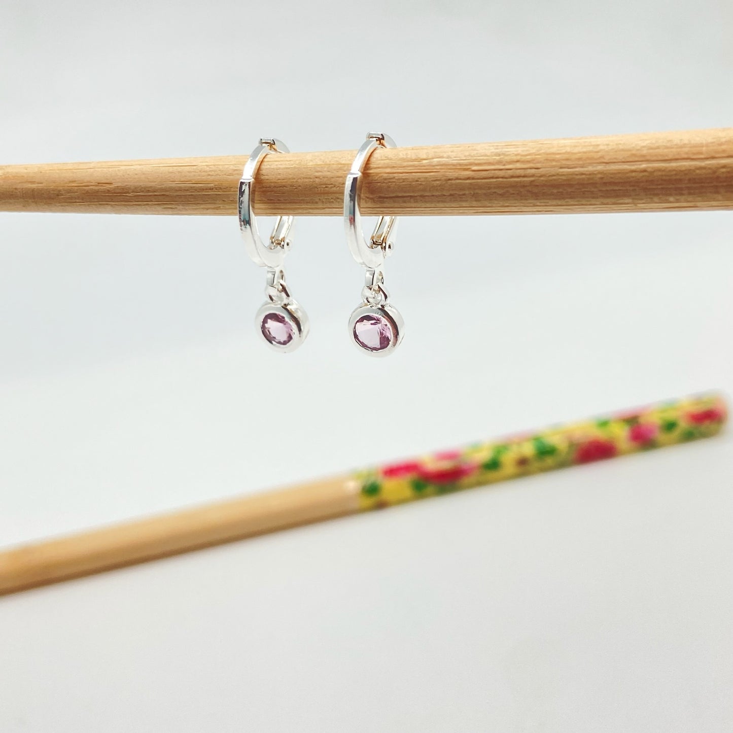 XP238 Aro Argollita con Punto de Luz Color Cuarzo Rosa Argolla 12 mm Colgante 4 mm Aro Baño Plata Aros Bañados hecho de Bronce Bañado en Plata 50 ml Joyas Bañadas en Plata