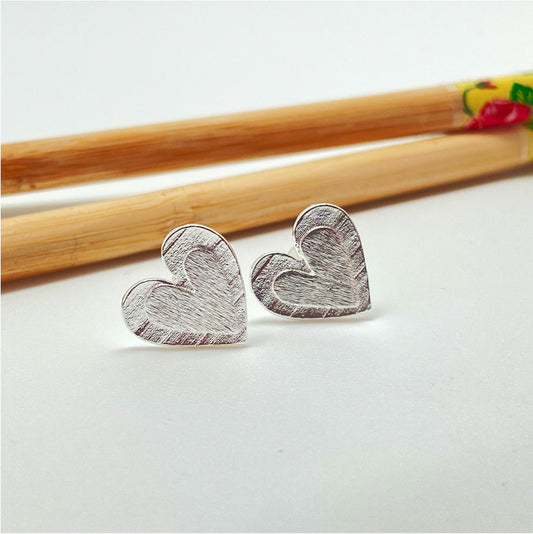 XP251 Aro Corazón con corazón en relieve lijado 13x13 mm Aro Baño Plata Aros Bañados hecho de Bronce Bañado en Plata 50 ml Joyas Bañadas en Plata