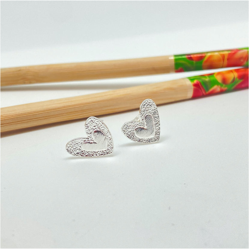 XP272 Aro Corazón con corazón en relieve 10x12 mm Aro Baño Plata Aros Bañados hecho de Bronce Bañado en Plata 50 ml Joyas Bañadas en Plata