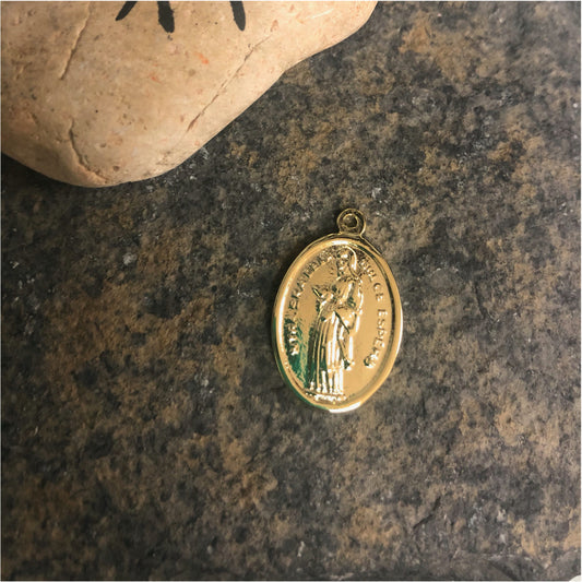 FO414 Colgante Virgen Dulce Espera con argollita Figura Baño Oro Figuras Bañadas en Oro y Plata hecho de Bronce Bañado en Oro 18K