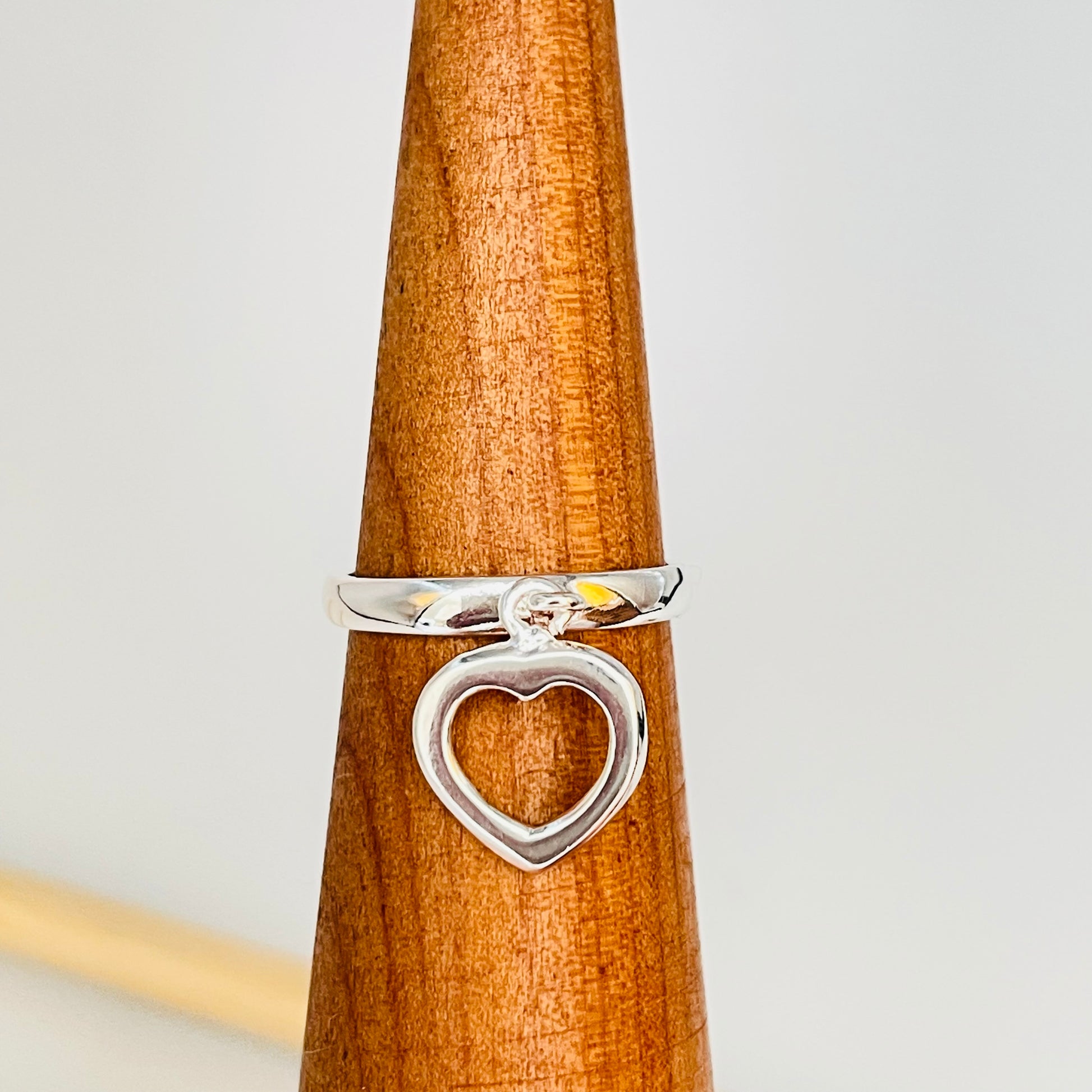 WP38 Anillo con Corazón Calado Colgante de 15x12 mm Argolla de 3 mm Anillo Baño Plata Anillos Bañados en Oro y Plata hecho de Bronce Bañado en Plata 50 ml Joyas Bañadas en Plata