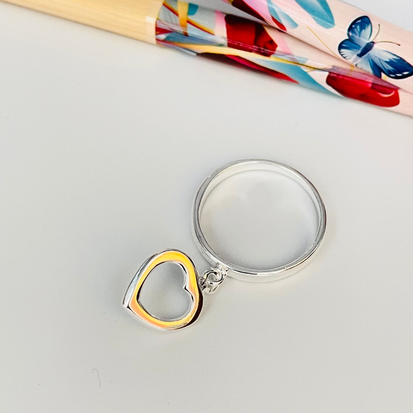 WP38 Anillo con Corazón Calado Colgante de 15x12 mm Argolla de 3 mm Anillo Baño Plata Anillos Bañados en Oro y Plata hecho de Bronce Bañado en Plata 50 ml Joyas Bañadas en Plata