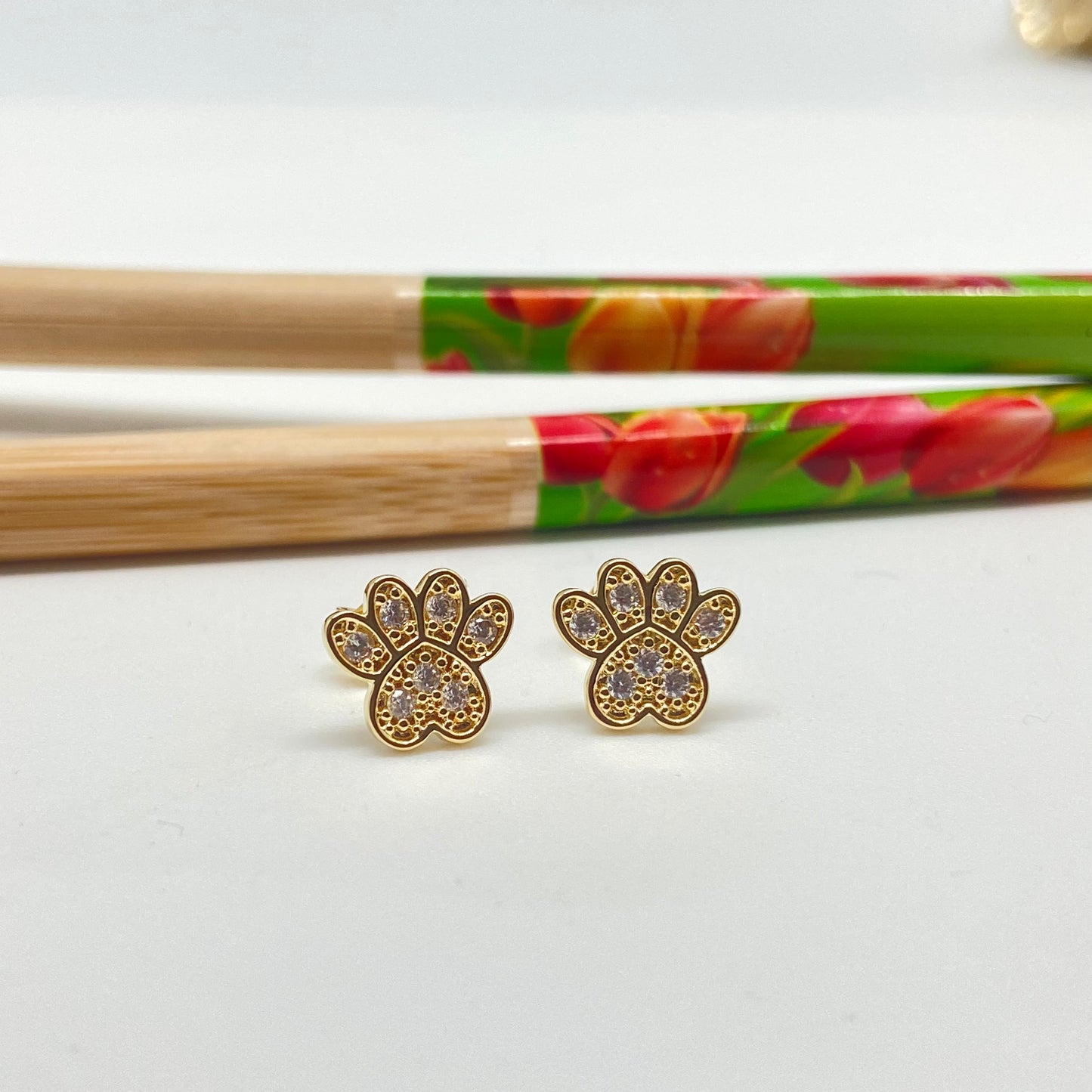 XO246 Aro Patita de Perro con Circones 10x10 mm Aro Baño Oro