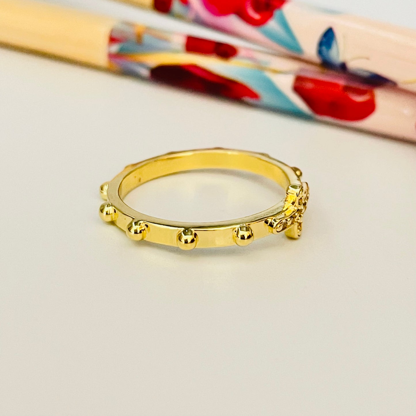 WO42 Anillo Denario con Cruz con Circones de 10x6 mm Argolla de 10 mm Anillo Baño Oro Anillos Bañados en Oro y Plata hecho de Bronce Bañado en Oro 18K Joyas Bañadas en Oro