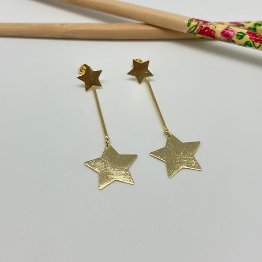 XO312 Aro base estrella y palito con colgante estrella base 12 mm palito 35 mm estrella colgante 22 mm Largo total 65 mm Aro Baño Oro Aros Bañados hecho de Bronce Bañado en Oro 18K Joyas Bañadas en Oro