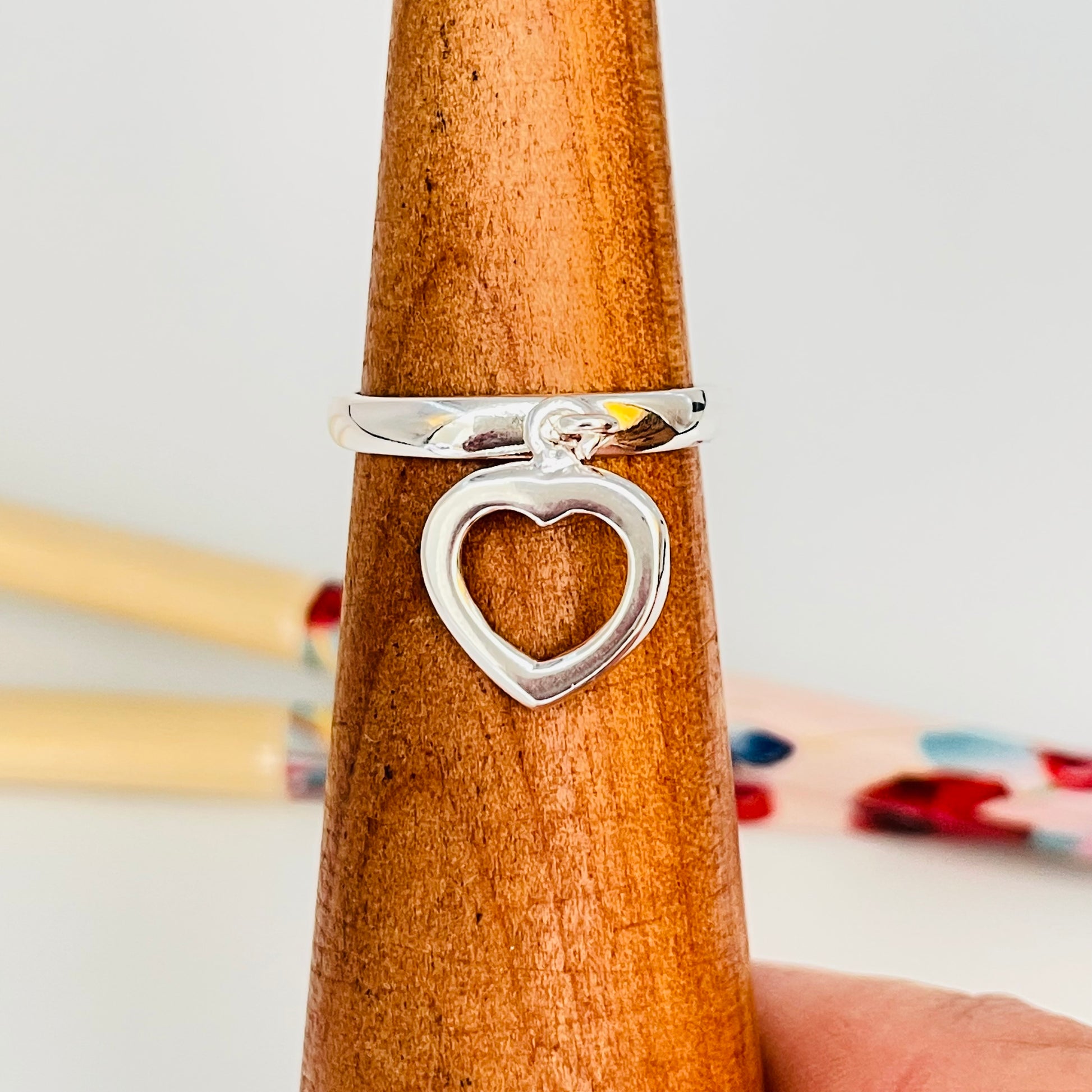 WP38 Anillo con Corazón Calado Colgante de 15x12 mm Argolla de 3 mm Anillo Baño Plata Anillos Bañados en Oro y Plata hecho de Bronce Bañado en Plata 50 ml Joyas Bañadas en Plata