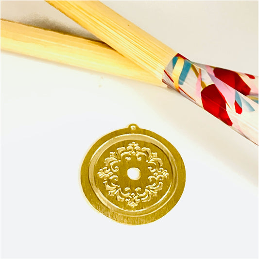 FO1015 Figura mandala redonda estampada perforacion central 25 mm Figura Baño Oro Figuras Bañadas hecho de Bronce Bañado en Oro 18K Joyas Bañadas en Oro