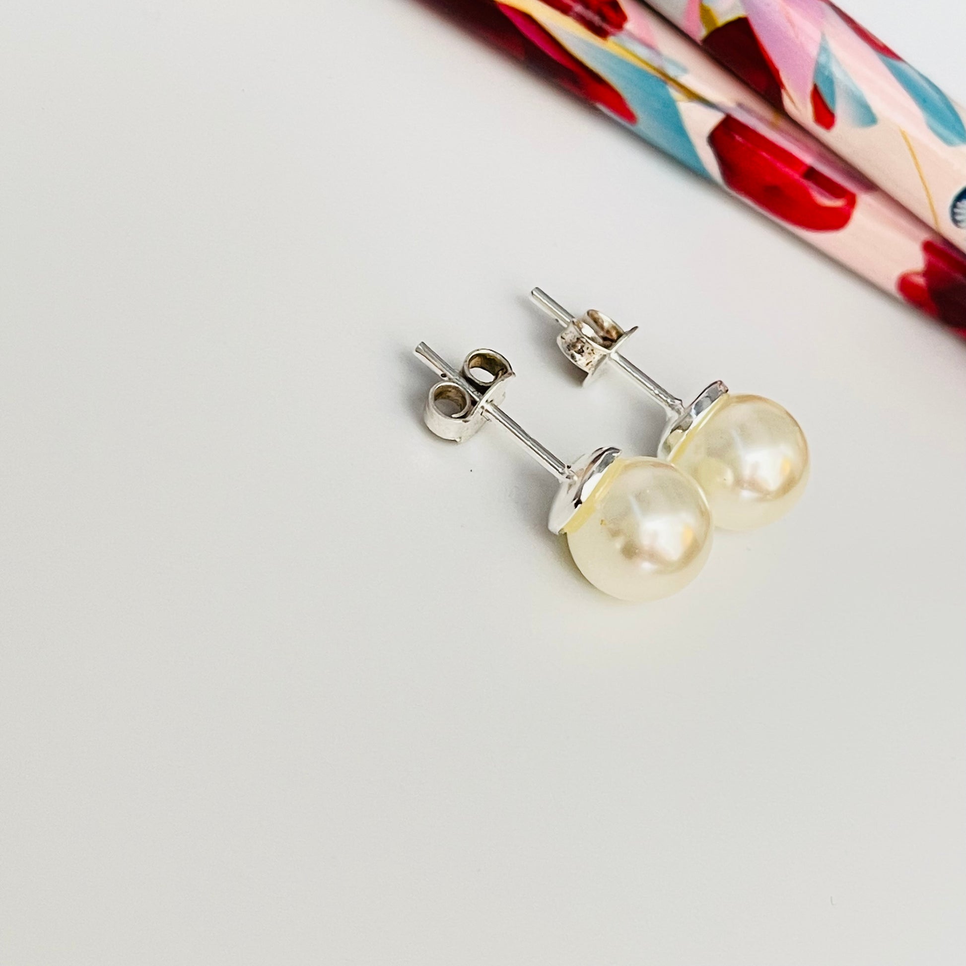 XP212 Aro Perla con Base diá. 8 mm Aro Baño Plata Aros Bañados en Oro y Plata hecho de Bronce Bañado en Plata 50 ml Joyas Bañadas en Plata
