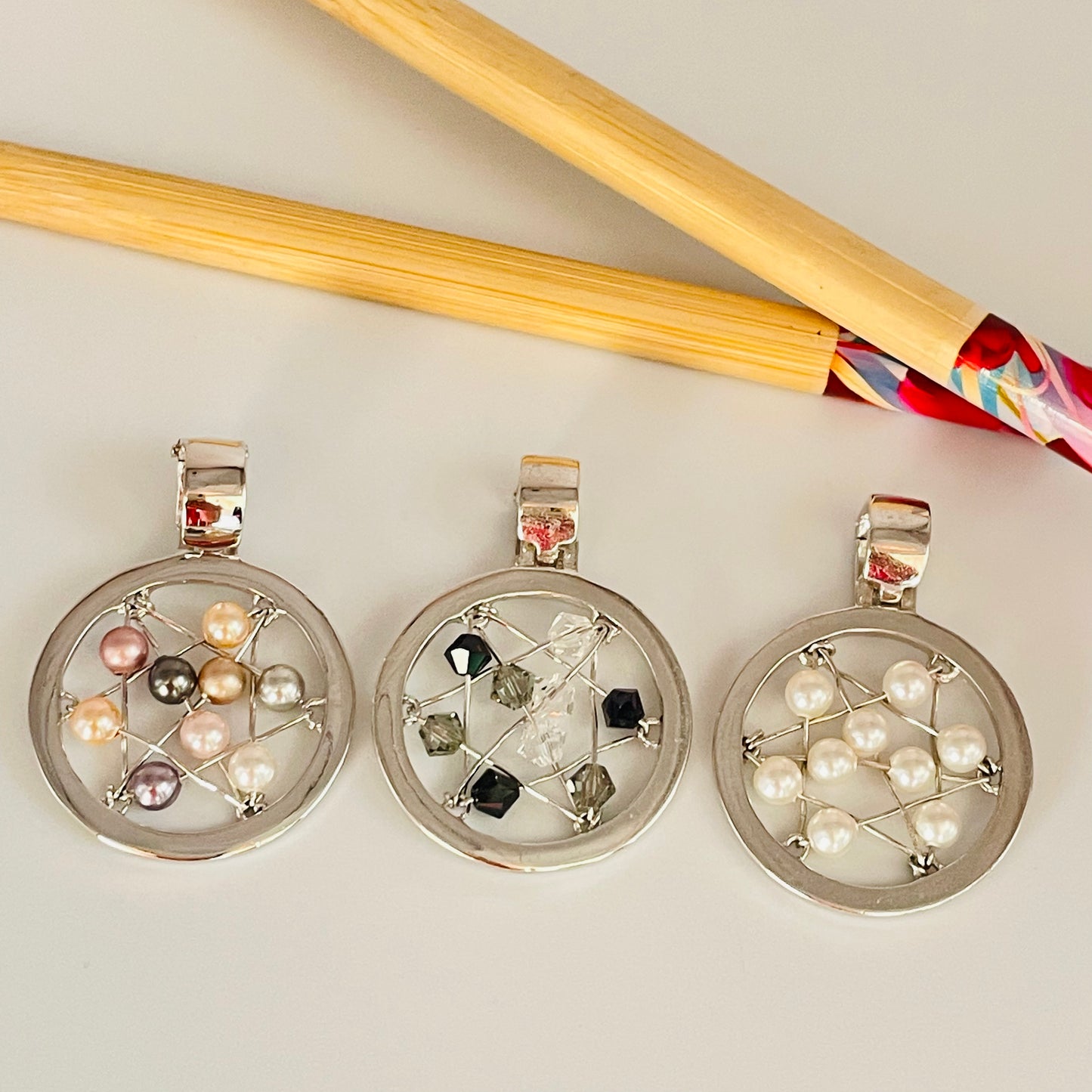 FP04 Colgante alambrismo con opciones de cuentas 27 mm mas valier Bulgari Figura Baño Plata