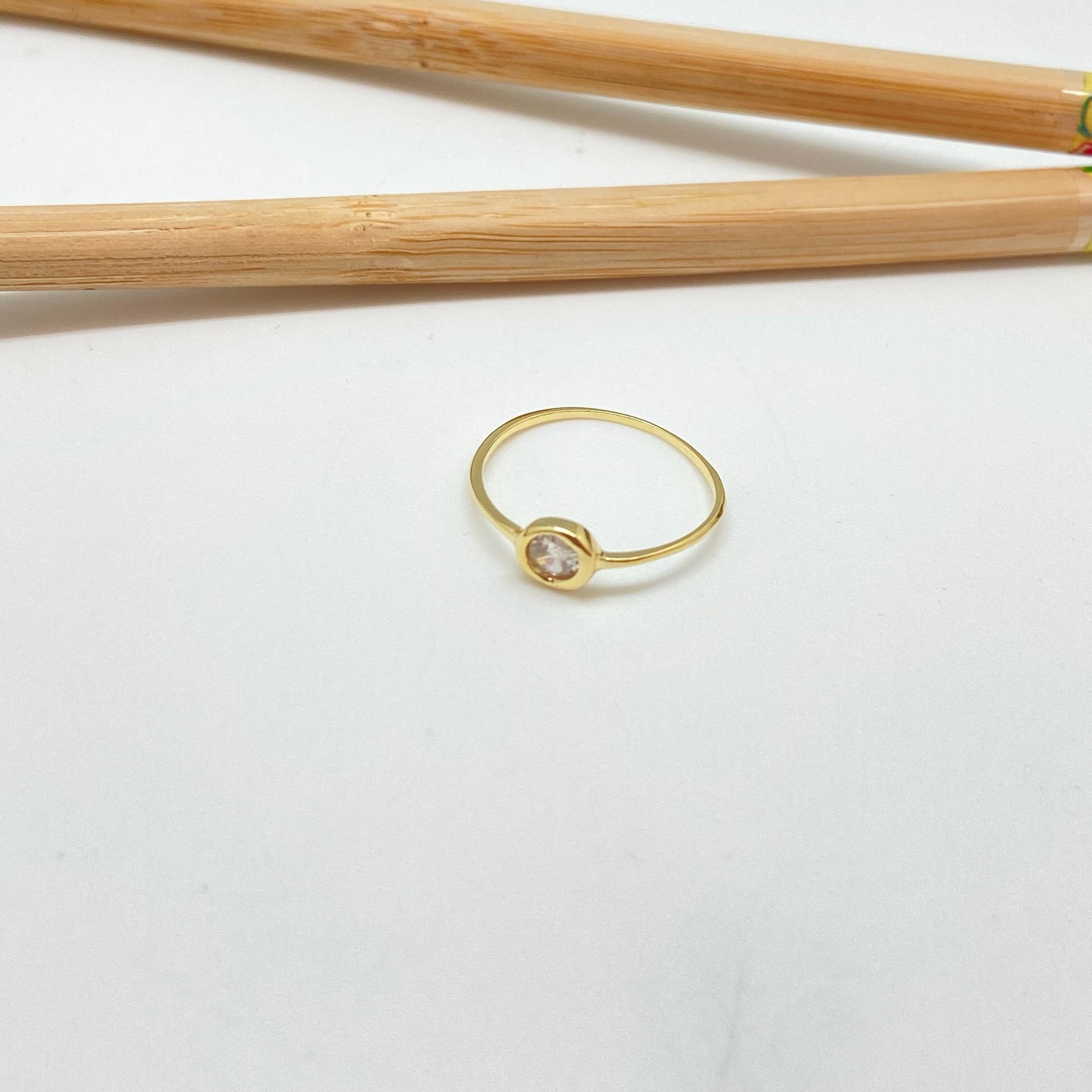 WO58 Anillo solitario circon cristal 5 mm argolla 1 mm espesor Anillo Baño Oro Anillos Bañados hecho de Bronce Bañado en Oro 18K Joyas Bañadas en Oro