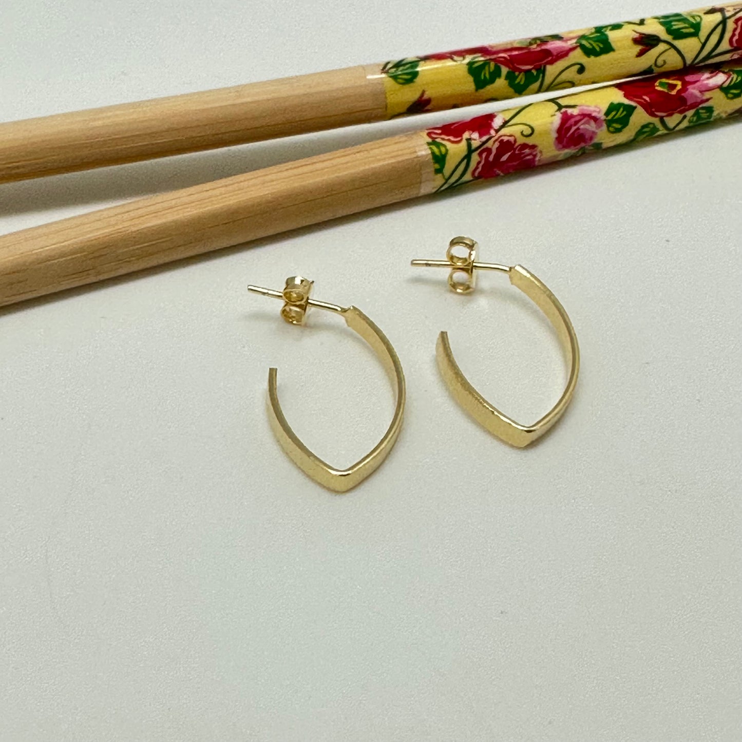 XO319 Argolla ovalada Plana Lijada Largo 23 mm Espesor 3 mm Aro Baño Oro