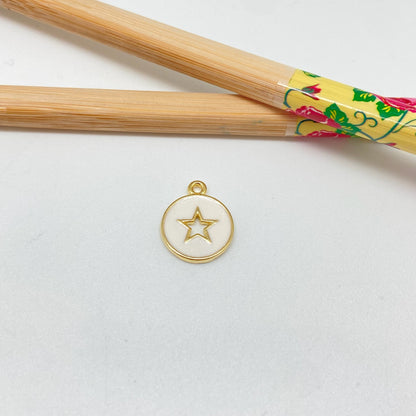 FO1024 Colgante medalla estrella calada con resina color dia. 12 mm mas argollita Figura Baño Oro