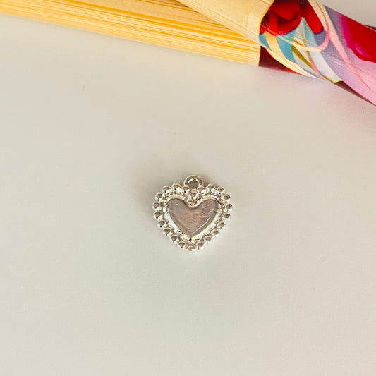 FP1019 Colgante Corazon con mini bolitas estampadas en el borde10 x 8 mm Figura Baño Plata Figuras Bañadas hecho de Bronce Bañado en Plata 50 ml Joyas Bañadas en Plata