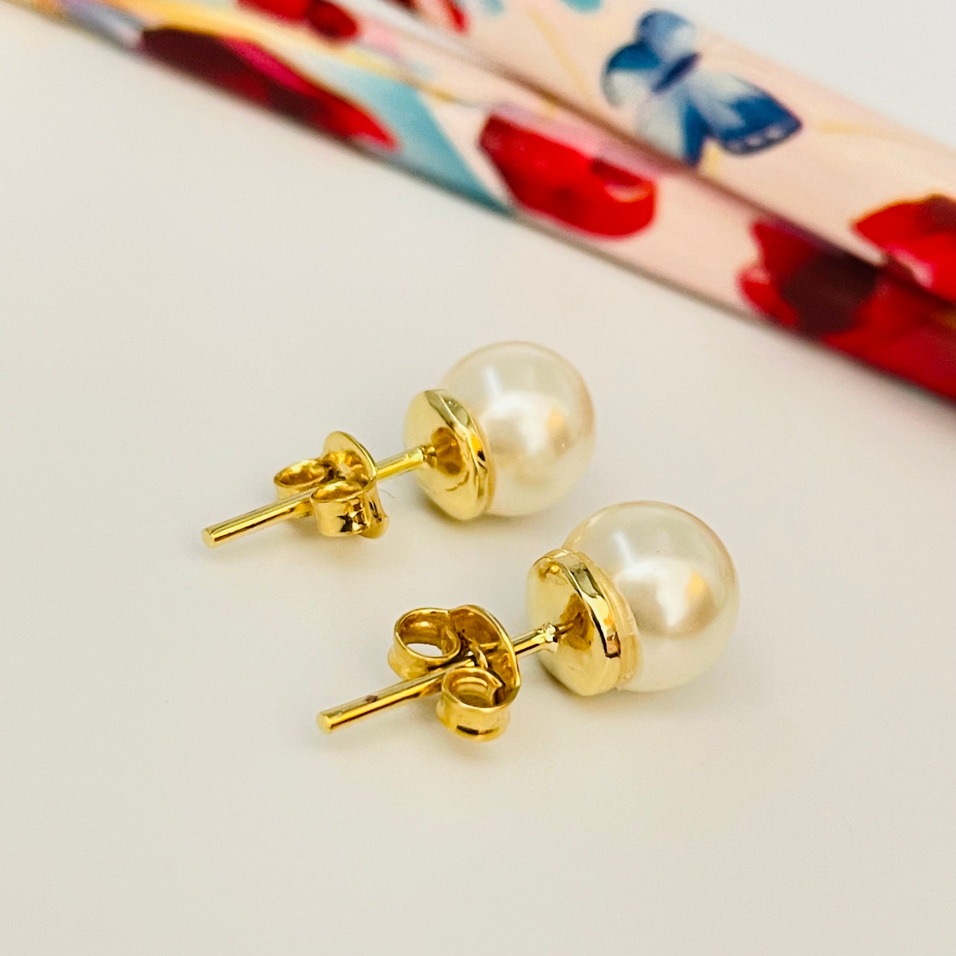 XO212 Aro Perla con Base diá. 8 mm Aro Baño Oro Aros Bañados en Oro y Plata hecho de Bronce Bañado en Oro 18K Joyas Bañadas en Oro