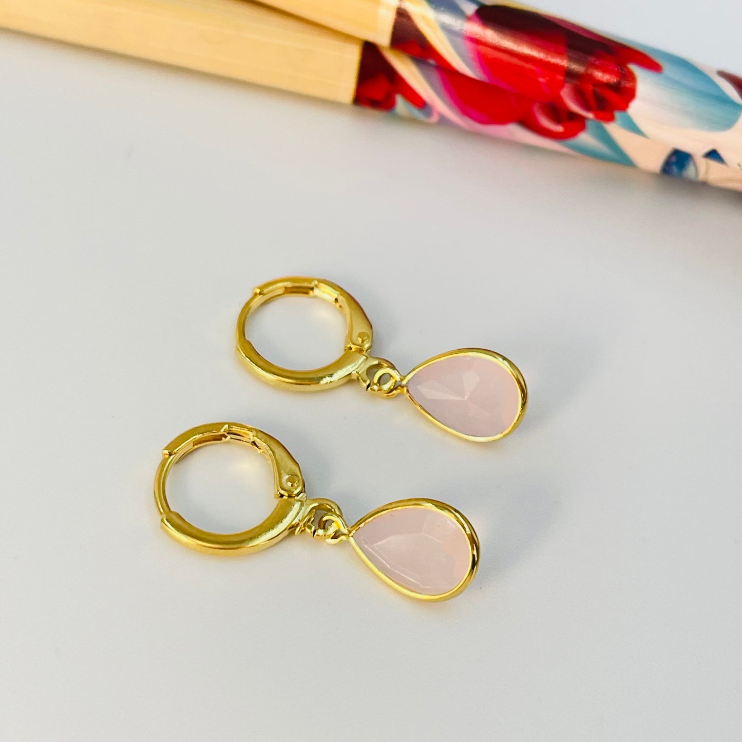 XO102 Argolla Gota Cuarzo Rosa Aro Baño Oro
